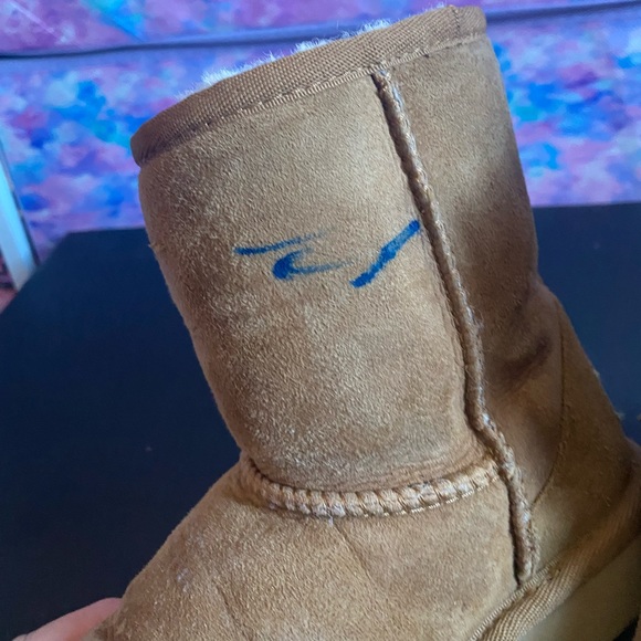 Uggs - Picture 3 of 3